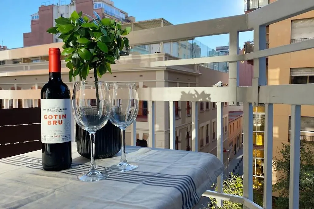 Love Local Life Near Sagrada Familia By Myrentalhost Barcelona Apartman