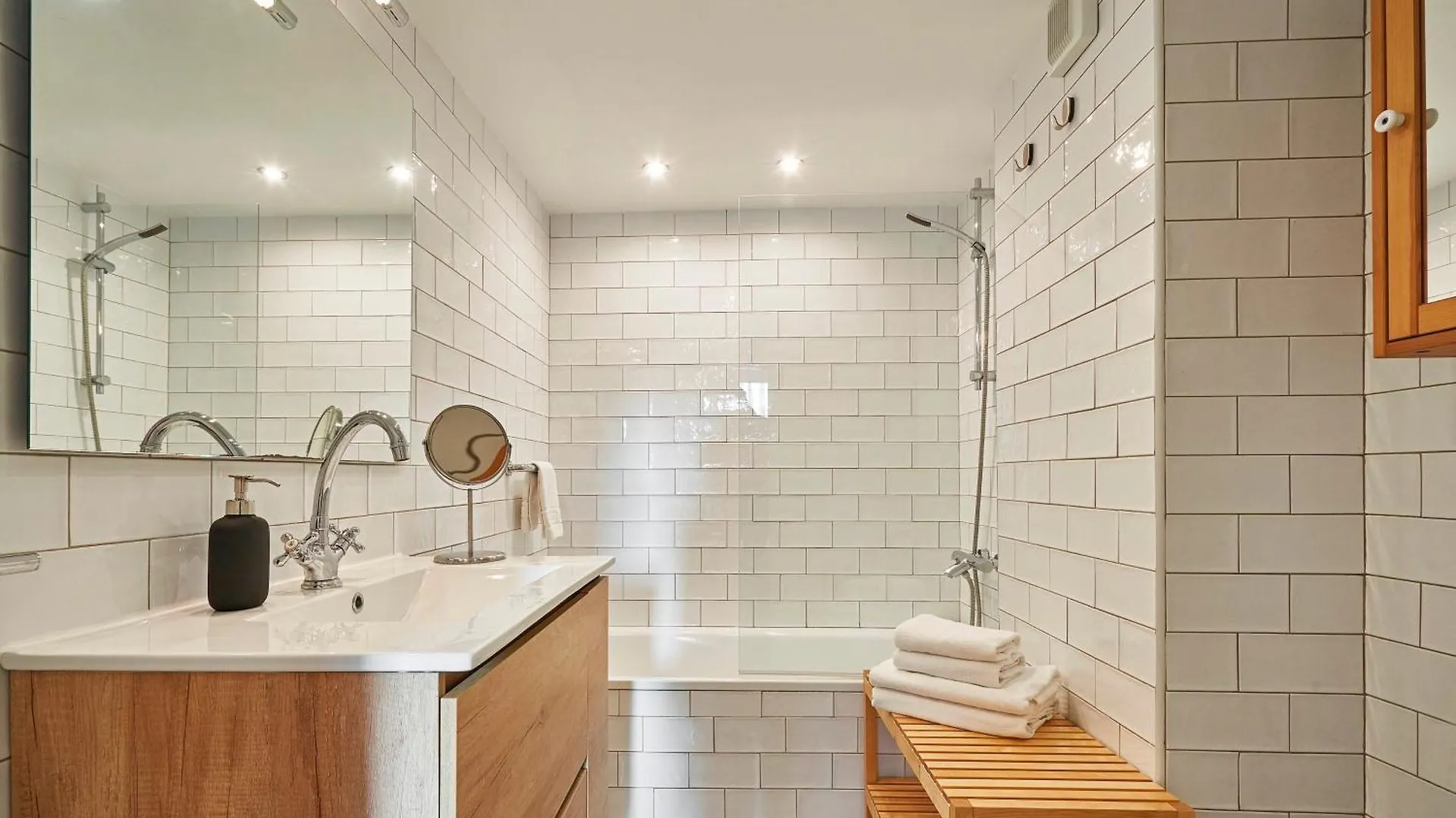 Apartman Love Local Life Near Sagrada Familia By Myrentalhost Barcelona